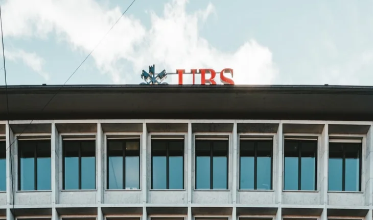 UBS adds Credit Suisse researchers amidst tales of big bonuses